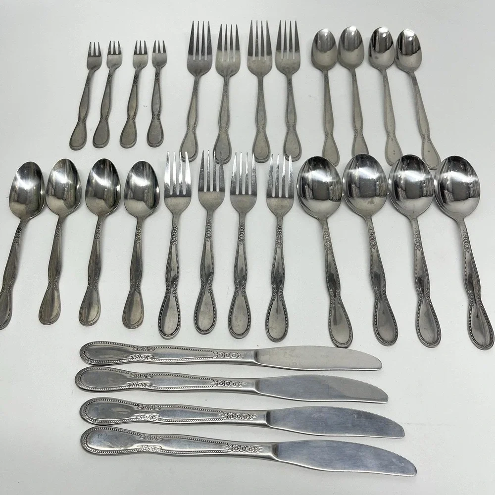 Vintage Northland Stainless Korea by Oneida Colonial Boutique Pattern 28 Piece